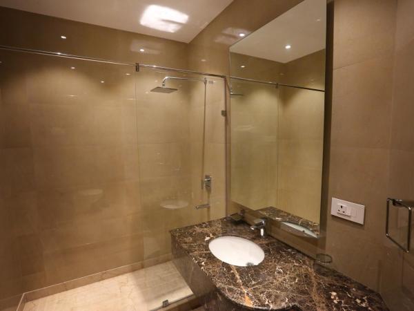 Maple Grand : photo 2 de la chambre standard king room with 20% discount on food