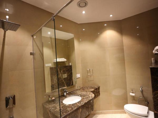 Maple Grand : photo 5 de la chambre standard king room with 20% discount on food