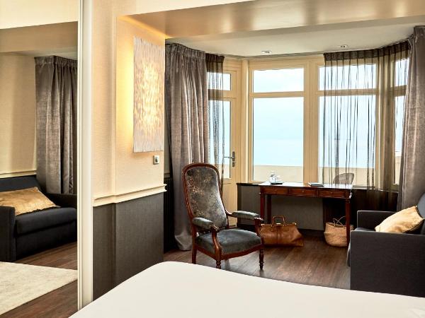 Hôtel Le Beaufort : photo 8 de la chambre chambre double avec fenêtre en arc - vue mer et terrasse