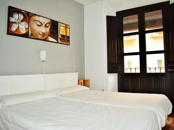 Pension Castil : photo 1 de la chambre chambre simple avec salle de bains commune