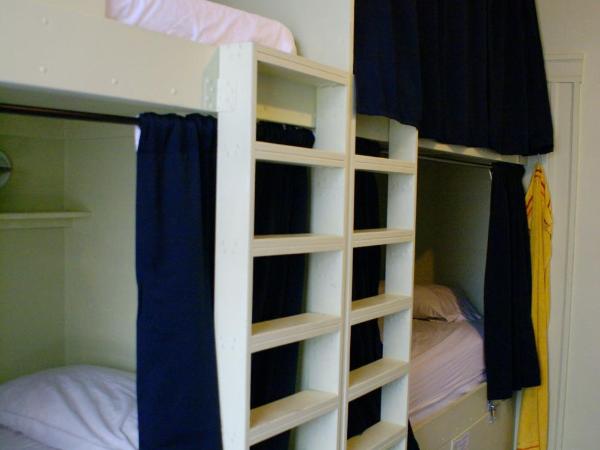 Adelaide Hostel : photo 4 de la chambre lit dans un dortoir de 4 lits