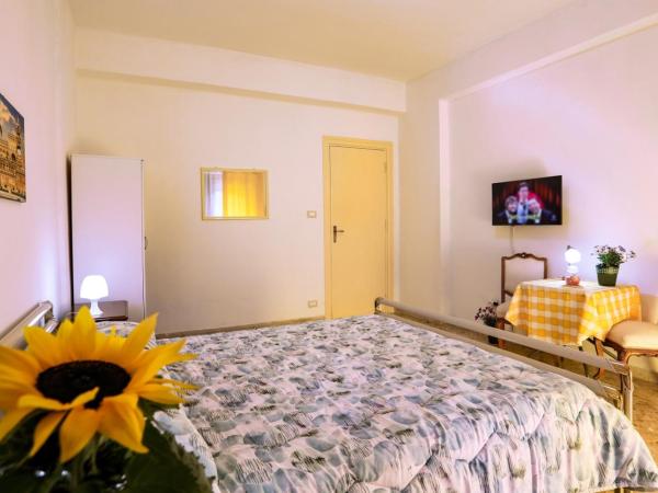 A Casa di Fra' : photo 4 de la chambre chambre double avec salle de bains privative extérieure