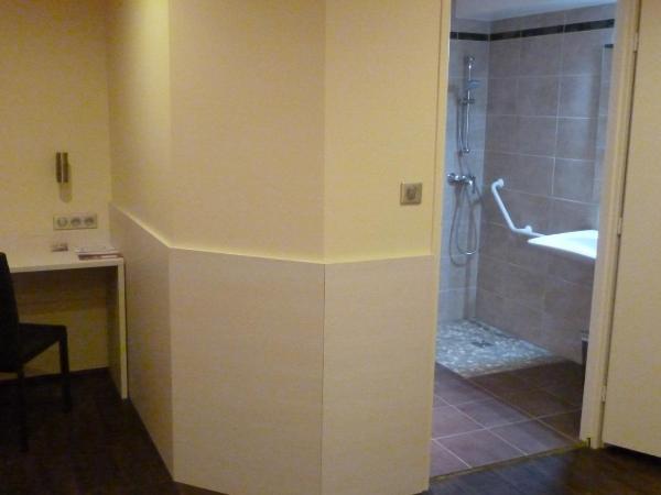 Cit'Hotel Escatel : photo 2 de la chambre chambre double ou lits jumeaux supérieure