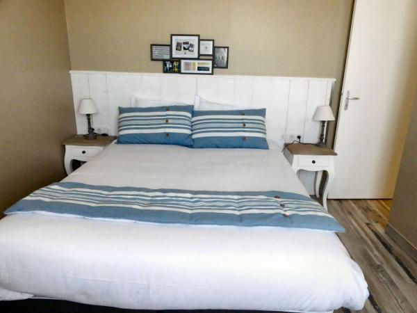 Hôtel de la Plage : photo 1 de la chambre chambre double confort - vue sur ville/jardin
