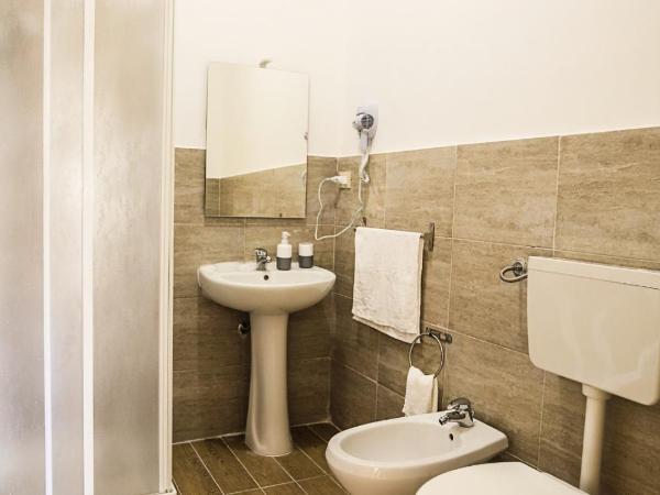 A Casa di Fra' : photo 2 de la chambre chambre double avec salle de bains privative extérieure