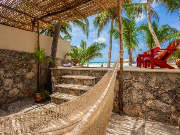 Lotus Beach Hotel - Adults Only : photo 4 de la chambre suite avec piscine privée