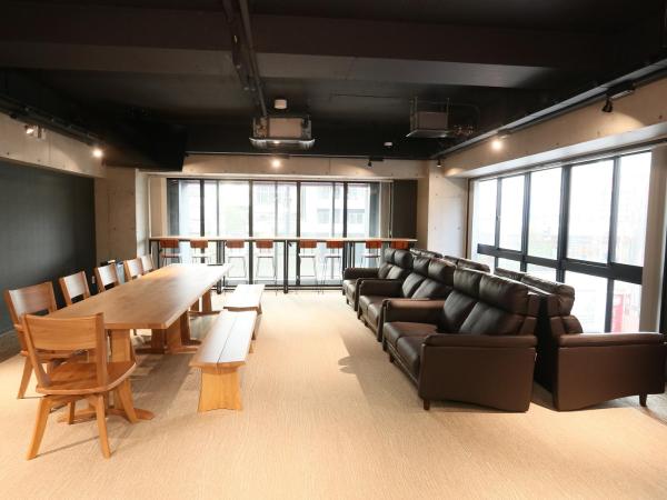 Business Capsule Hotel Lightning Hotel Asakusa : photo 6 de la chambre chambre familiale - vue sur ville