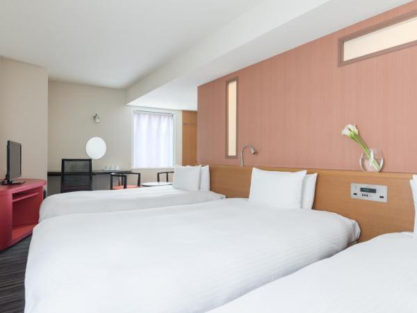 the b kobe : photo 1 de la chambre chambre triple - non-fumeurs