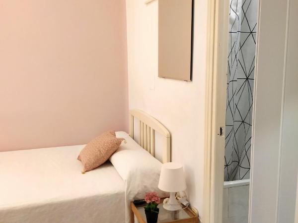 Hostal Abitum Madrid : photo 6 de la chambre chambre double