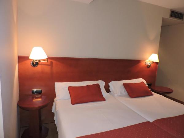 Hotel El Nogal : photo 5 de la chambre chambre double ou lits jumeaux
