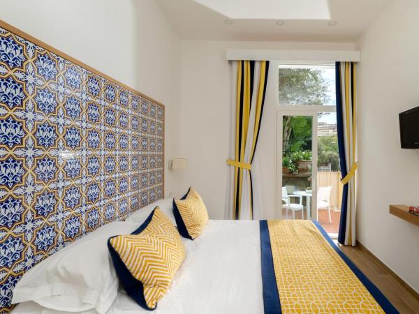 Hotel Miramare : photo 4 de la chambre chambre double ou lits jumeaux standard avec balcon