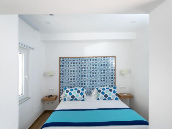 Hotel Miramare : photo 10 de la chambre chambre double ou lits jumeaux standard avec balcon