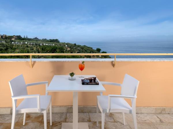 Hotel Miramare : photo 2 de la chambre chambre double ou lits jumeaux supérieure - vue sur mer