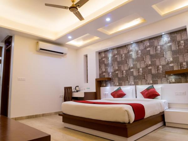 SM Palace (Near Apollo Hospital) : photo 3 de la chambre chambre lit king-size