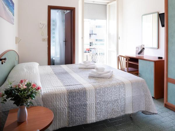 Hotel Mara : photo 2 de la chambre chambre double avec balcon