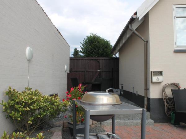 Amalie Bed and Breakfast & Apartments : photo 8 de la chambre chambre simple avec salle de bains commune