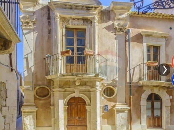 Maison Ortigia : photo 2 de la chambre appartement en duplex (bâtiment différent)