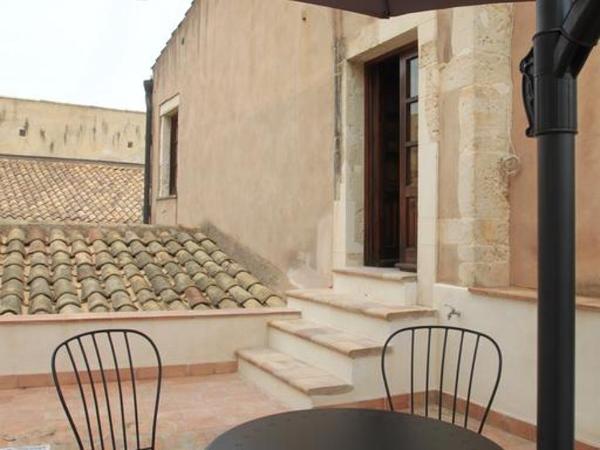 Maison Ortigia : photo 6 de la chambre appartement en duplex (bâtiment différent)