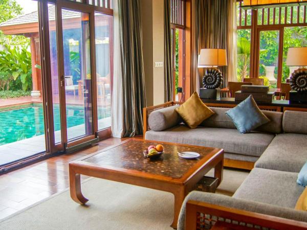 Sanya LUHUITOU Resort & Spa : photo 5 de la chambre one bedroom spa pool villa <welcome fruit +daily 4 pieces of free laundry service.(t-shirts only)>