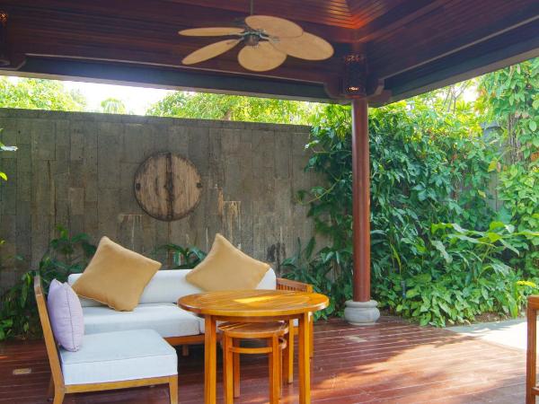 Sanya LUHUITOU Resort & Spa : photo 8 de la chambre one bedroom spa pool villa <welcome fruit +daily 4 pieces of free laundry service.(t-shirts only)>