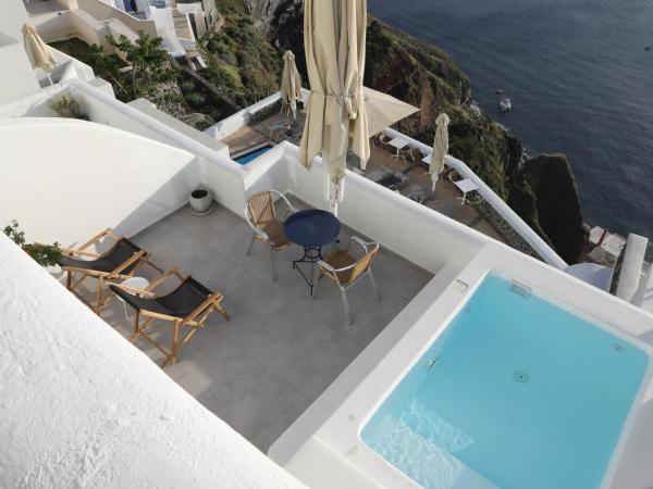 Panorama Suites : photo 9 de la chambre suite avec balcon privé et jacuzzi extérieur - vue sur caldera