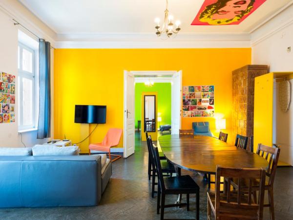 Pokoje Bagatela Stare Miasto : photo 2 de la chambre suite 2 chambres avec canapé-lit - 2/4a podwale street