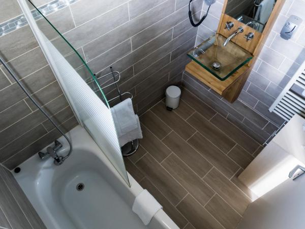 Le Relais Du Lac : photo 8 de la chambre chambre double supérieure - vue sur lac