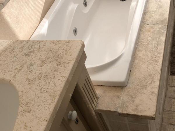 Villa des iris : photo 5 de la chambre chambre double avec baignoire