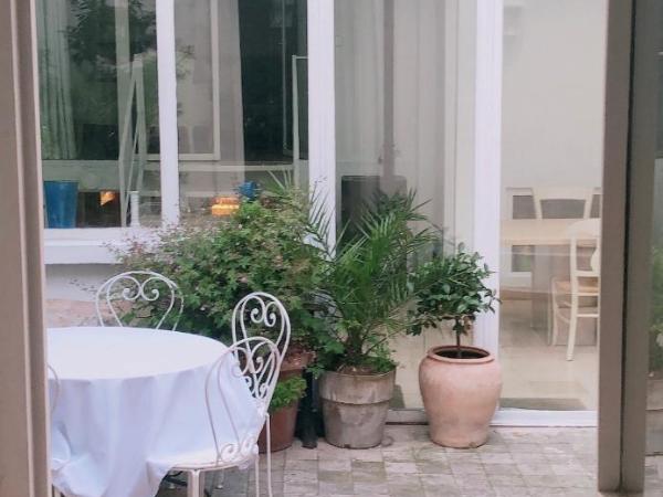 Villa des iris : photo 8 de la chambre chambre double avec canapé-lit