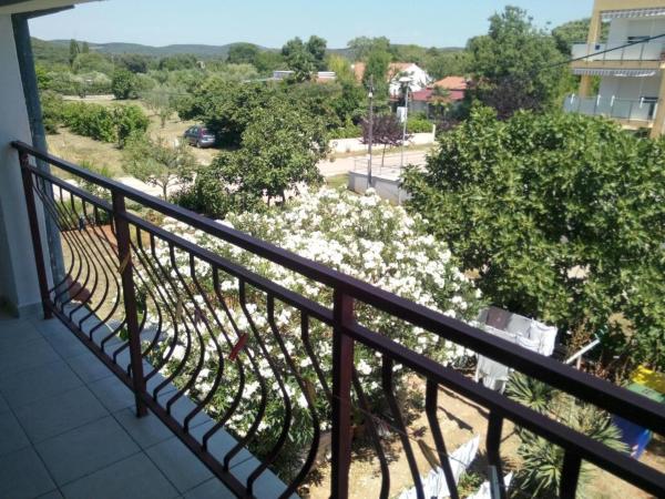Apartments and rooms with parking space Rovinj - 16796 : photo 1 de la chambre chambre triple avec terrasse