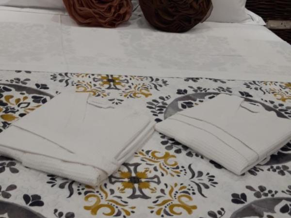 Villa Koronios : photo 8 de la chambre suite lit king-size avec baignoire spa