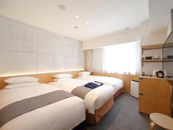 Hotel Oriental Express Tokyo Kamata : photo 1 de la chambre chambre triple standard - non-fumeurs