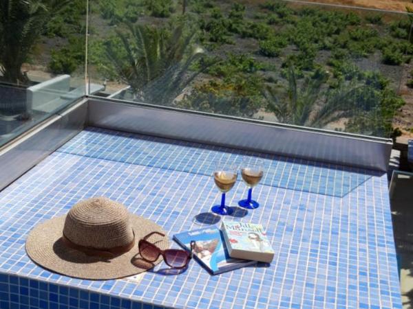 Villa Koronios : photo 6 de la chambre suite lit king-size avec baignoire spa