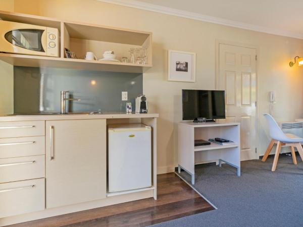 Silver Fern Rotorua Suites & Spa : photo 6 de la chambre studio supérieur avec piscine spa