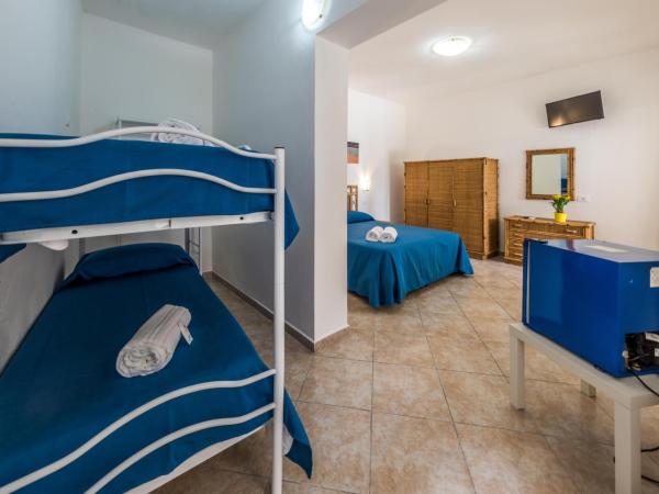 Ischia Dream Sunset : photo 2 de la chambre chambre quadruple avec terrasse 