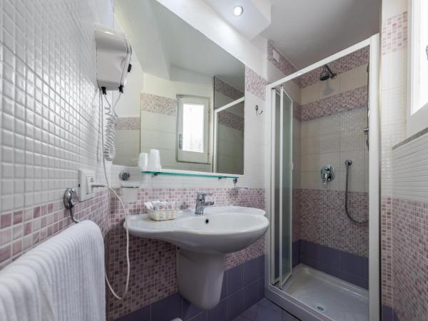 Ischia Dream Sunset : photo 3 de la chambre chambre quadruple avec terrasse 