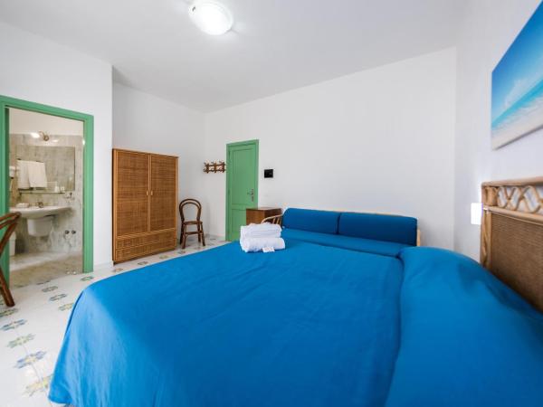 Ischia Dream Sunset : photo 5 de la chambre chambre triple avec terrasse