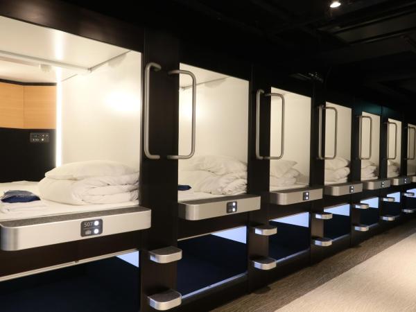 Business Capsule Hotel Lightning Hotel Asakusa : photo 6 de la chambre chambre capsule de luxe pour homme
