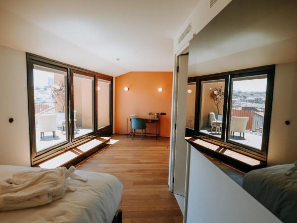 Exmo Hotel by Olivia : photo 1 de la chambre chambre premium avec balcon - vue sur rivière