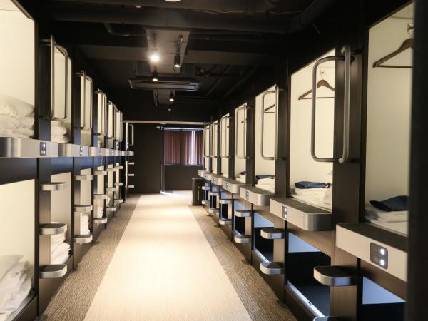Business Capsule Hotel Lightning Hotel Asakusa : photo 2 de la chambre chambre capsule de luxe pour homme