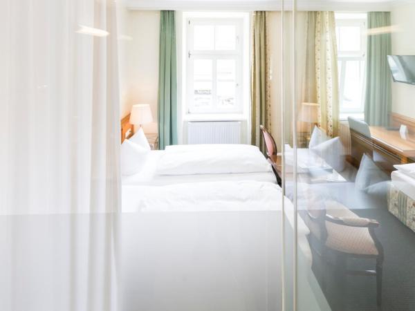 Hotel Sailer : photo 6 de la chambre business triple (glass bathroom) room