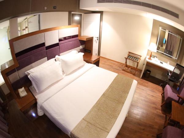 Regenta Central RS Chennai OMR SIPCOT : photo 10 de la chambre queen suite with 15% discount on food and soft beverages