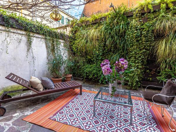 Avogaria 5 Rooms : photo 2 de la chambre suite junior supérieure avec jardin privé