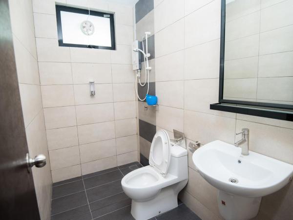 MOLEK REGENCY TAMAN MOLEK : photo 5 de la chambre chambre double - vue sur piscine