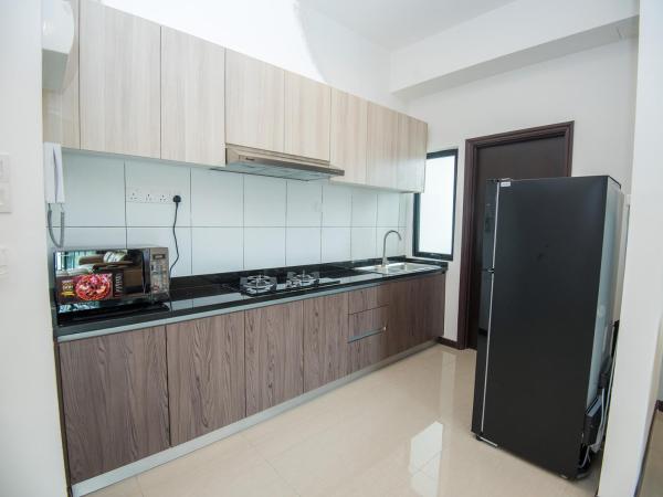 MOLEK REGENCY TAMAN MOLEK : photo 9 de la chambre chambre double - vue sur piscine