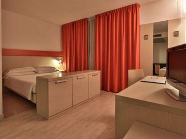Best Western Plus Hotel Galileo Padova : photo 3 de la chambre apartment with queen and sofa bed - annex building/non-smoking
