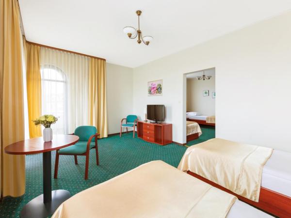 Hotel Arkadia : photo 3 de la chambre chambre familiale (2 adultes + 3 enfants)