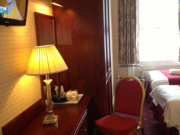 Avon Hotel : photo 6 de la chambre chambre quadruple