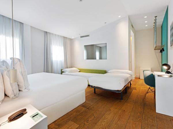 One Shot Prado 23 : photo 1 de la chambre chambre familiale (2 adultes et 2 enfants)