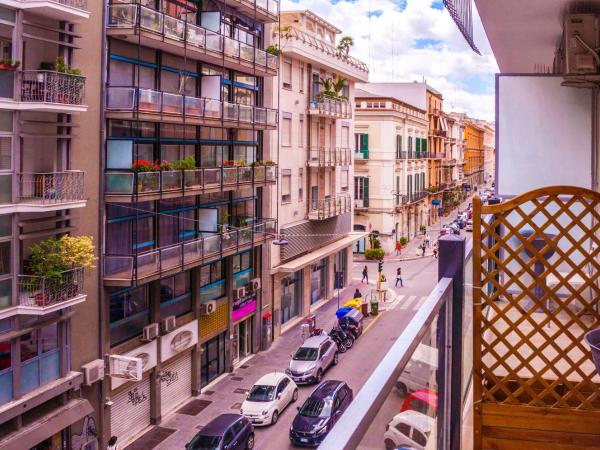 Melo Accommodations : photo 3 de la chambre chambre double ou lits jumeaux avec balcon